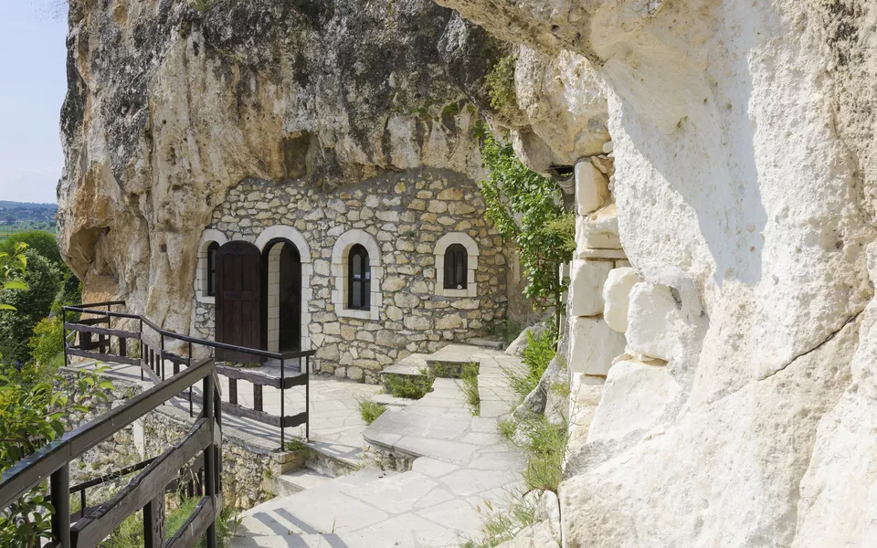 Höhlenkloster Basarbowski, Bulgarien - © Dejan Gospodarek - stock.adobe.com