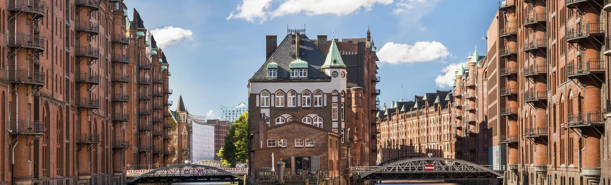 Landmark Wasserschloss, Hamburg - © NilsZ - stock.adobe.com