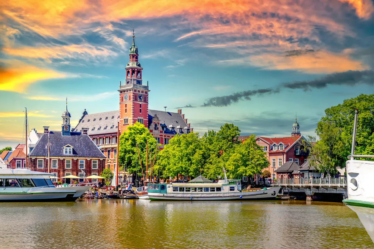 Altstadt von Leer in Niedersachsen - © Sina Ettmer - stock.adobe.com