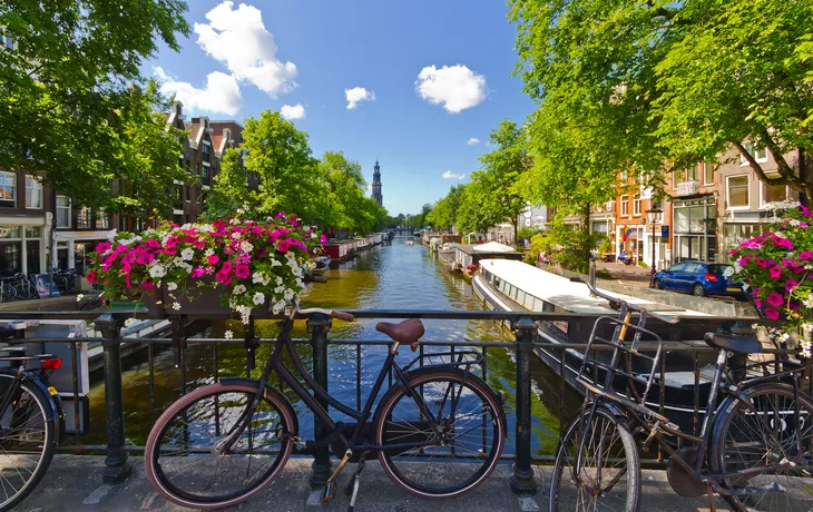 Amsterdamer Prinsengracht im Sommer - © FSEID - stock.adobe.com