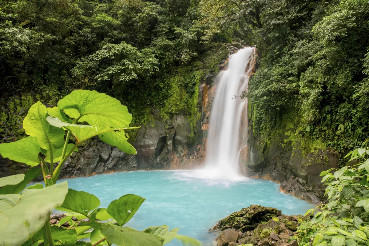 Wasserfall im Nationalpark Tenorio - © Getty Images/iStockphoto