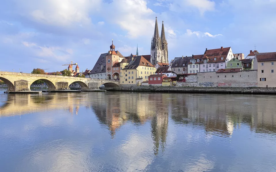 Steinerne Brücke und Kathedrale, Regensburg - © 