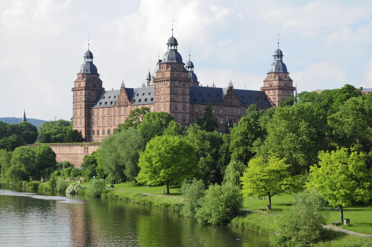 Schloss Johannisburg, Aschaffenburg - © shutterstock_94111768