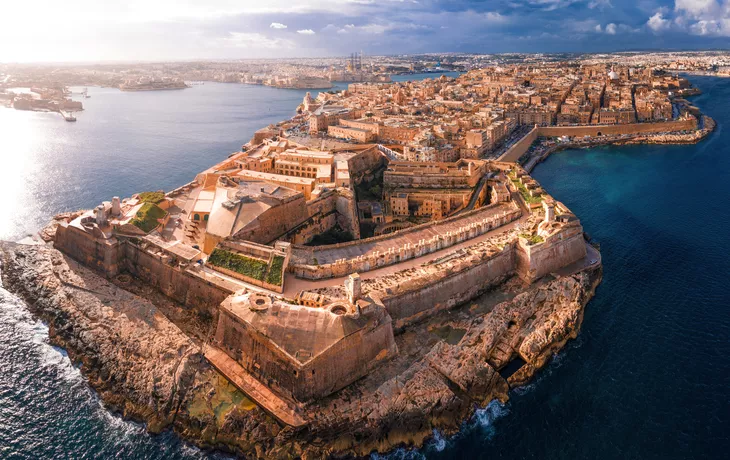 ©CatHouseProduction - stock.adobe.com - Fort St. Elmo in Valletta auf Malta