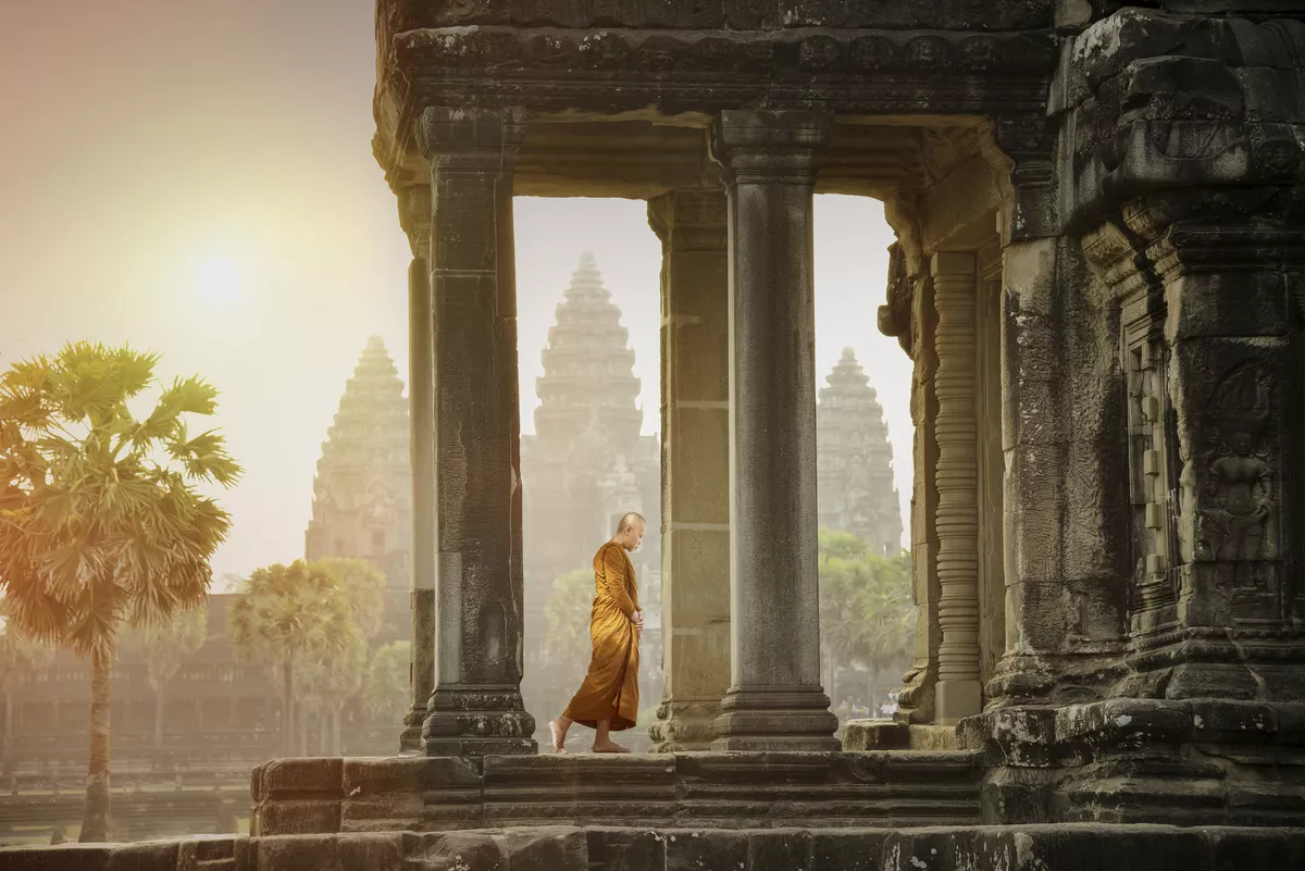 Mönch in Angkor Wat - © Tanison - stock.adobe.com