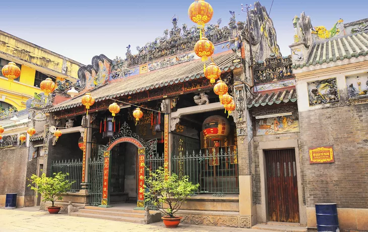 © danhvc - stock.adobe.com - Thien Hau pagoda in District 5, Saigon (Ho Chi Minh city)