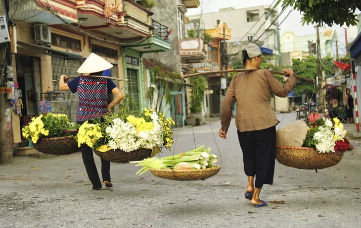 © shutterstock_151042781 - Strassenverkäufer in Vietnam