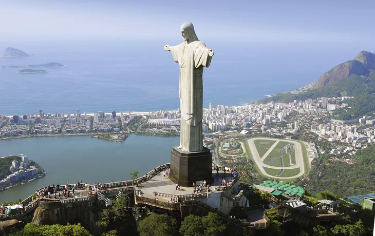 Aerial view of Christ the Redeemer Monument and Rio De Janeiro - © sfmthd - Fotolia
