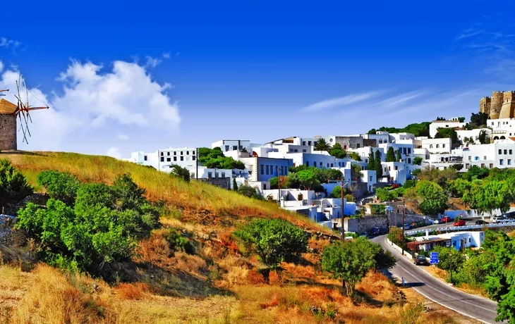 © Freesurf - Fotolia - Johanneskloster und Windmühlen auf Patmos