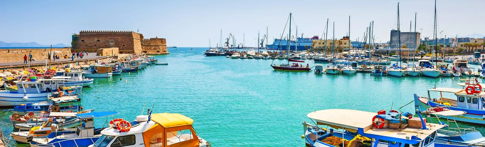 Alte Hafen mit Booten in Heraklion, Kreta - © smallredgirl - Fotolia