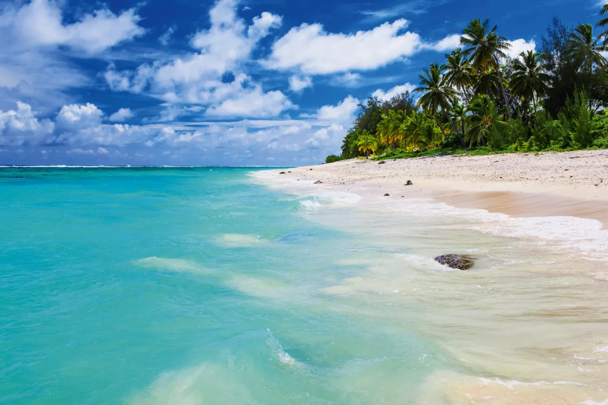 Tropischer Strand mit Felsen,Palmen und erstaunliche Wasser auf Koch - © Martin Valigursky - Fotolia