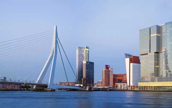 © shutterstock_216848497 - Erasmus-Brücke, Rotterdam