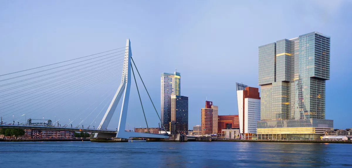 Erasmus-Brücke, Rotterdam - © shutterstock_216848497