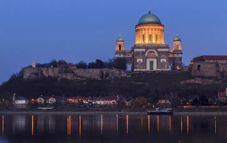 © shutterstock_255874948 - Basilika, Esztergom