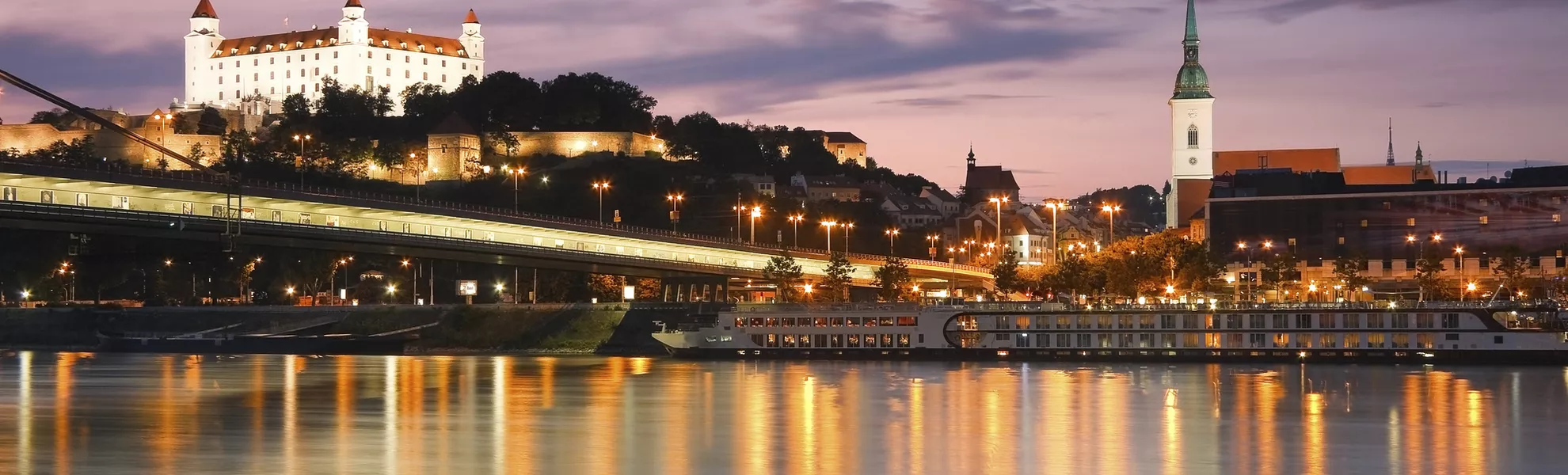 Nachtpanorama, Bratislava - © shutterstock_217543261