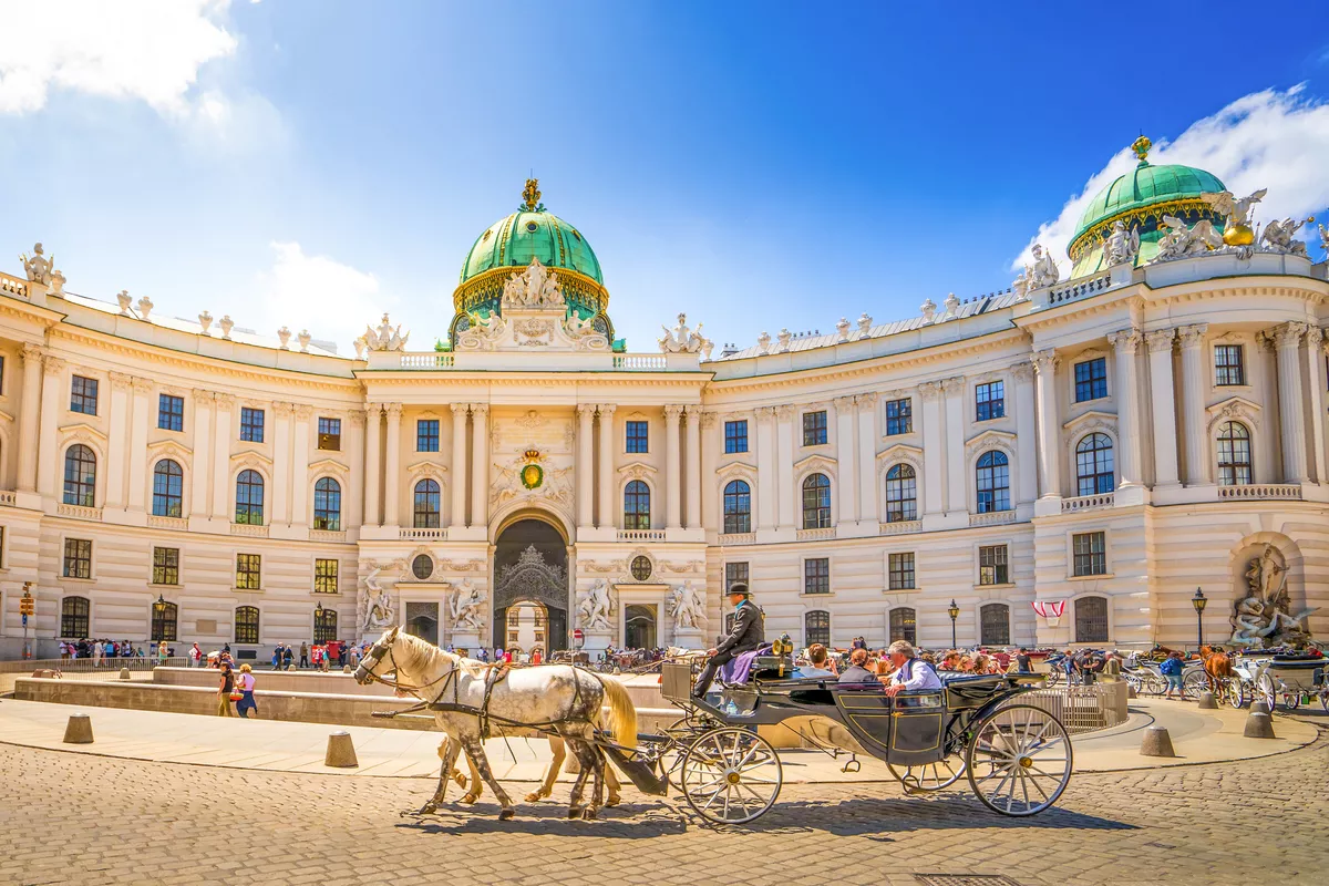 Hofburg in Wien - © Sina Ettmer - stock.adobe.com