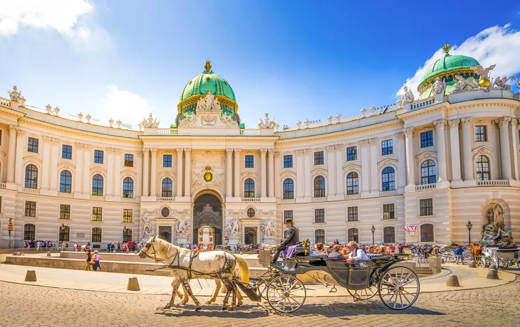 © Sina Ettmer - stock.adobe.com - Hofburg in Wien