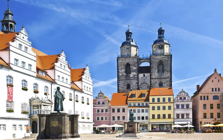 © shutterstock_83617339 - Marktplatz mit Martin Luther Monument, Wittenberg