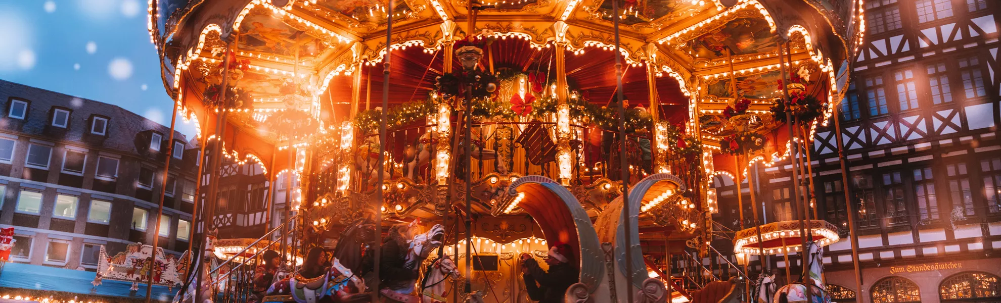 Weihnachtsmarkt auf dem Frankfurter Römer - © ingusk - stock.adobe.com