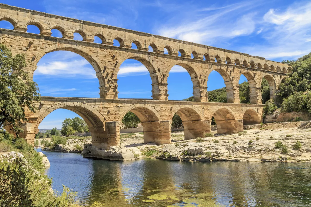 Aquädukt Pont du Gard - © shutterstock_116751571