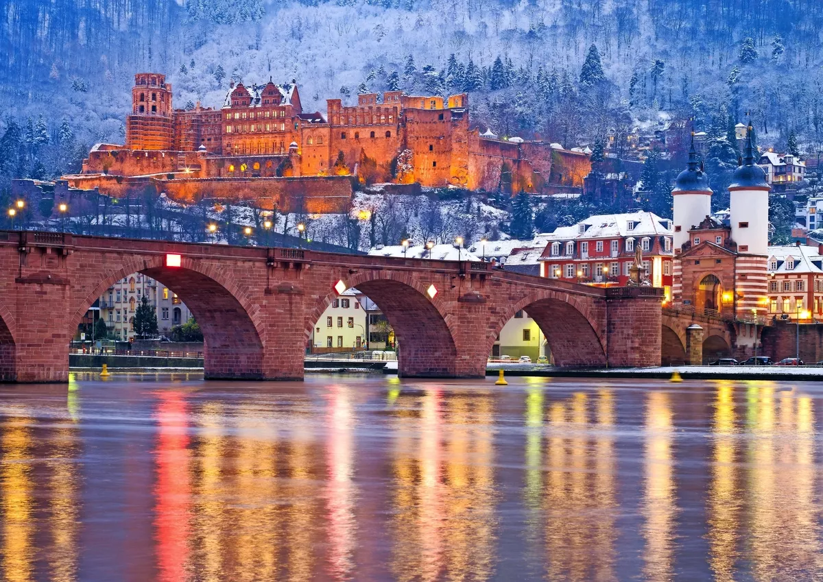 Heidelberger Schloss im Winter - © eyetronic - stock.adobe.com