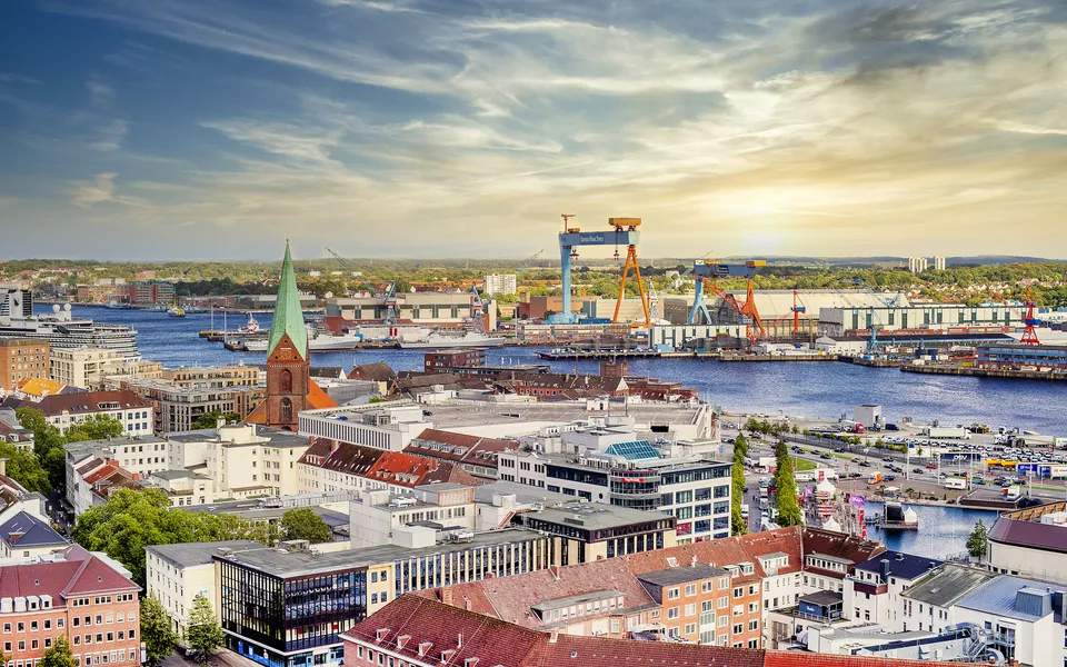 Hafen von Kiel - © Hans Steen-Kiel - stock.adobe.com