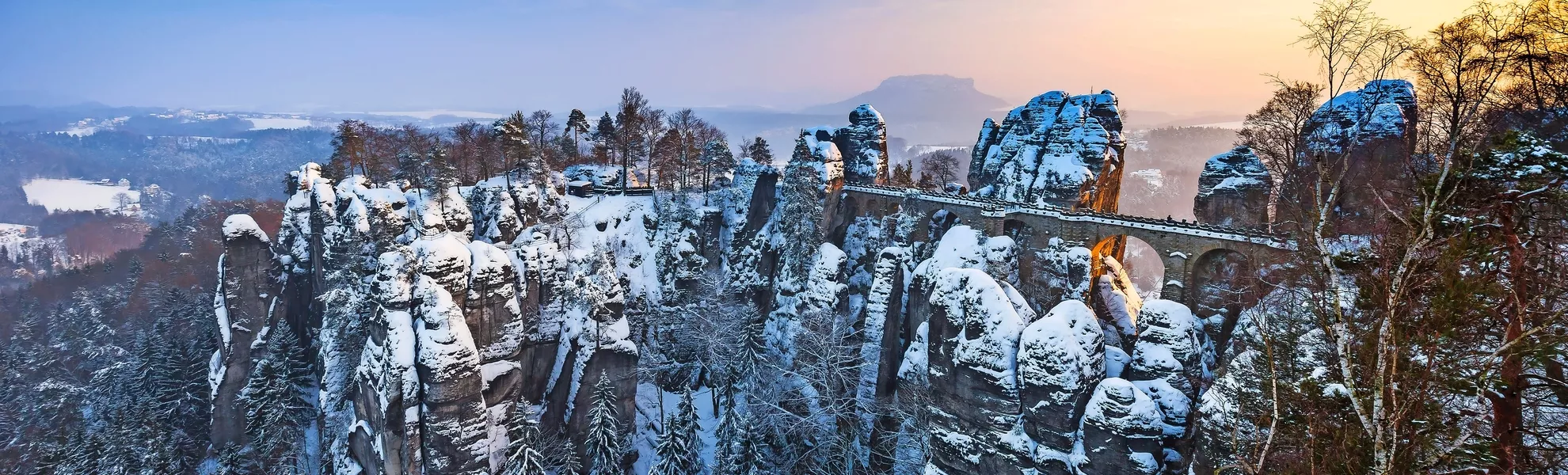 winterliche Felsformation Bastei in der Sächsischen Schweiz, Deutschland - © Sliver - stock.adobe.com