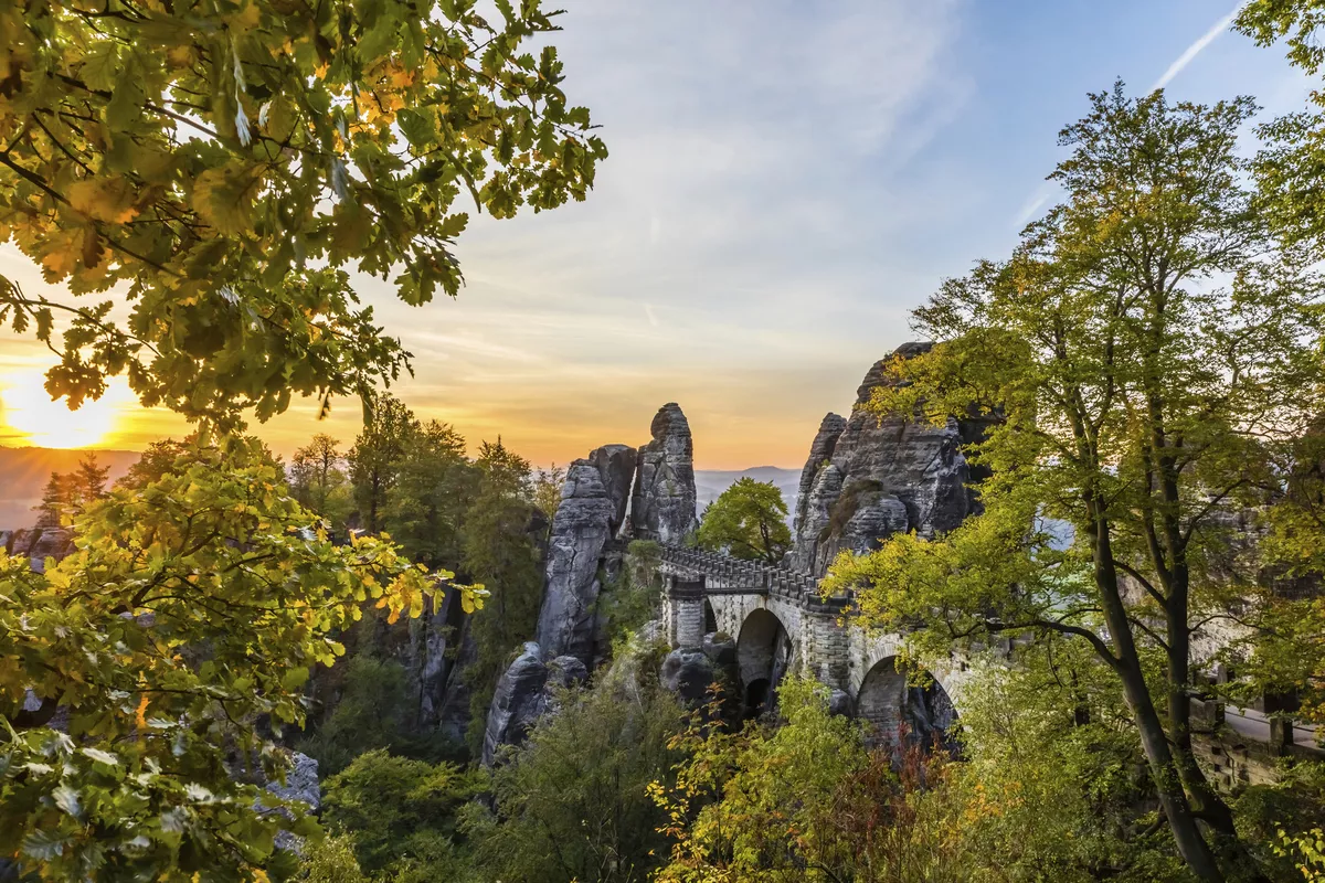 Deutschland, Sachsen, Sächsische Schweiz, Basteibrücke zum Son - © suzette77 - stock.adobe.com