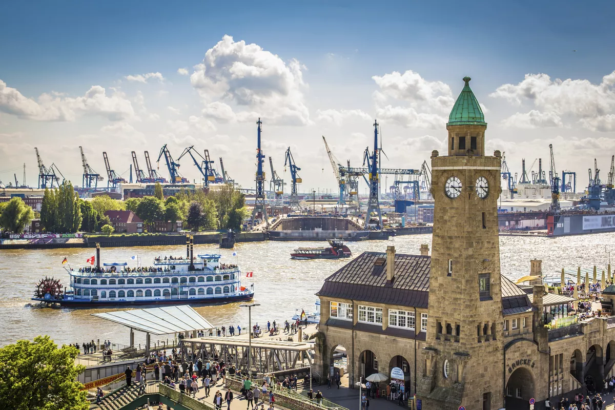 St.Pauli-Landungsbrücken, Hamburg - © ©powell83 - stock.adobe.com