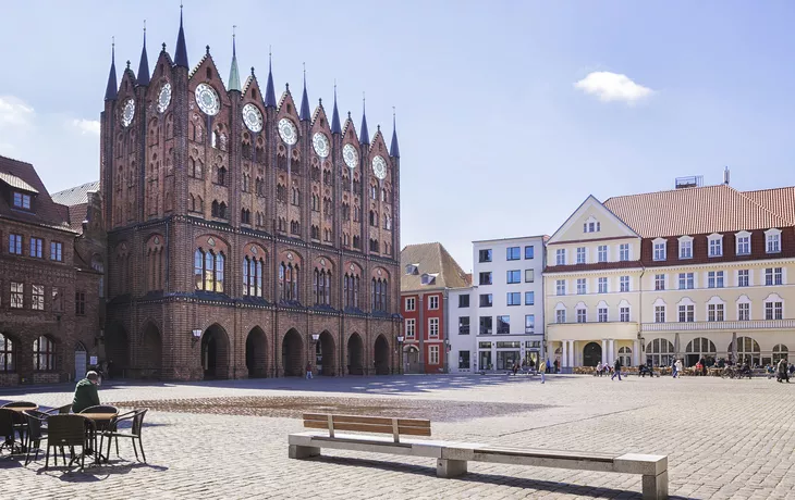 © shutterstock_271691900 - Rathaus, Stralsund