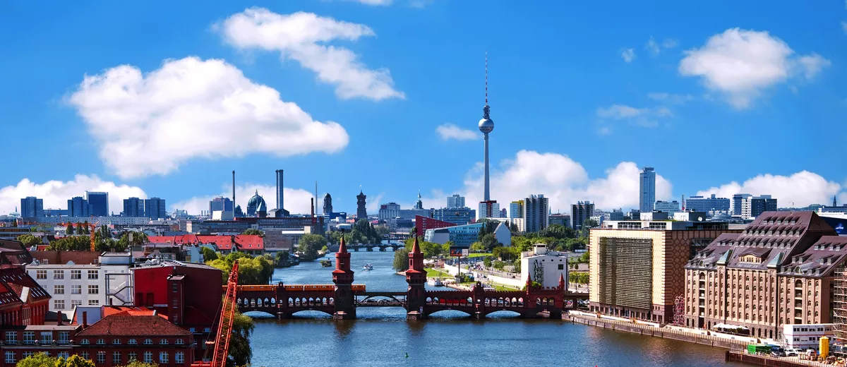 Luftaufnahme der Berliner Skyline - © flashpics - stock.adobe.com