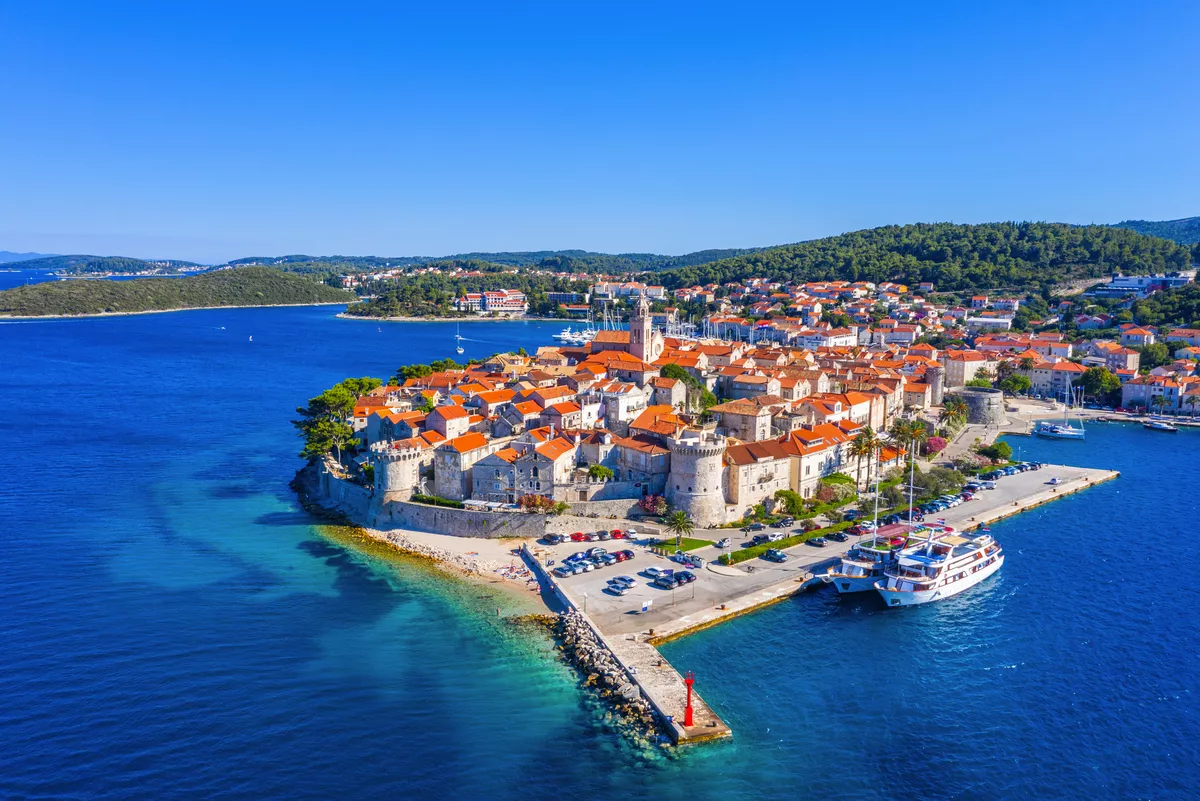 Panorama der kroatischen Stadt Korcula - © dudlajzov - stock.adobe.com