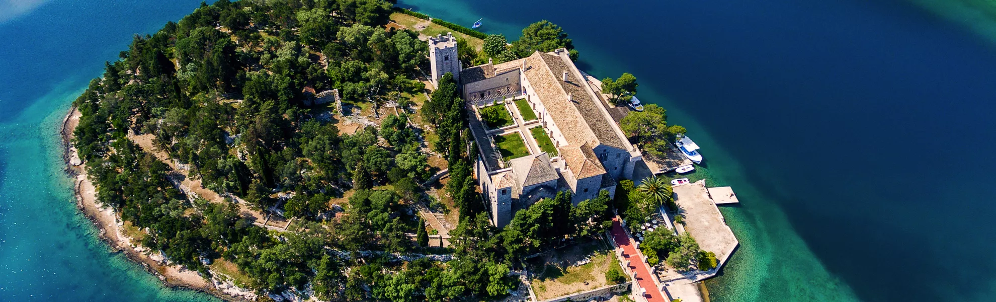 St. Maria liegt im südlichen Teil des Grossen Sees von Mljet - © Novak - stock.adobe.com