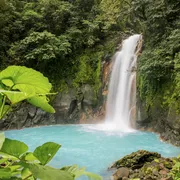 Wasserfall im Nationalpark Tenorio