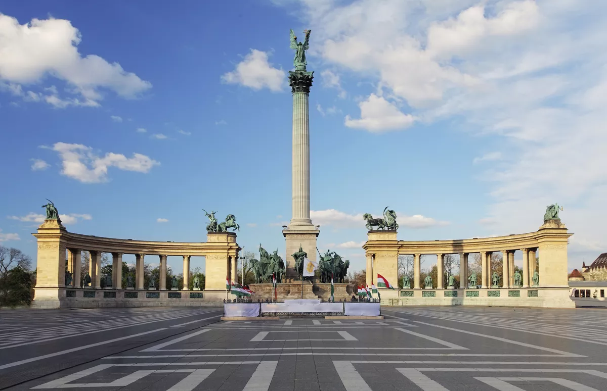 Heldenplatz, Budapest - © shutterstock_278607353