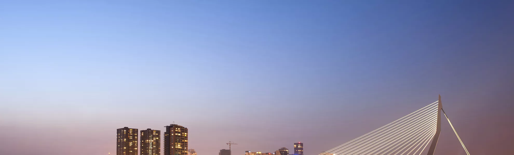 Erasmus-Brücke, Rotterdam - © shutterstock_156110045