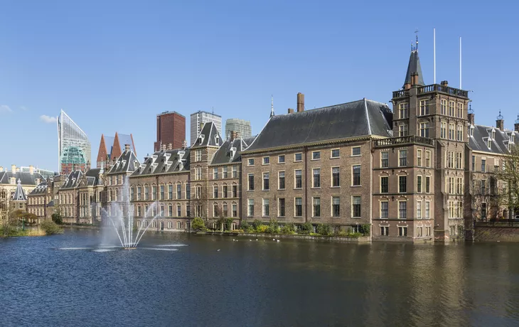 © shutterstock_274595252 - Parlament in Den Haag