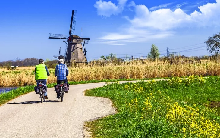 © Freesurf - stock.adobe.com - Kinderdijk in Südholland, Niederlande