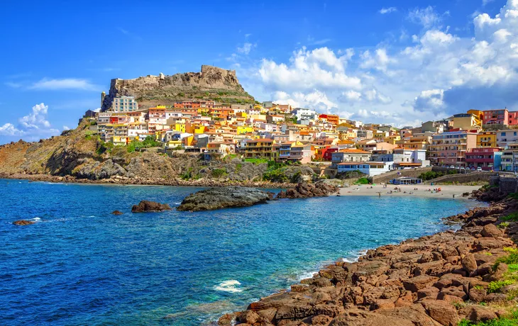 Castelsardo auf Sardinien - © Vladimir Sazonov - stock.adobe.com