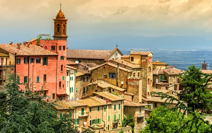 Montepulciano ist eine mittelalterliche Hügelstadt in der italienischen Toskana - ©Tania Zbrodko - stock.adobe.com