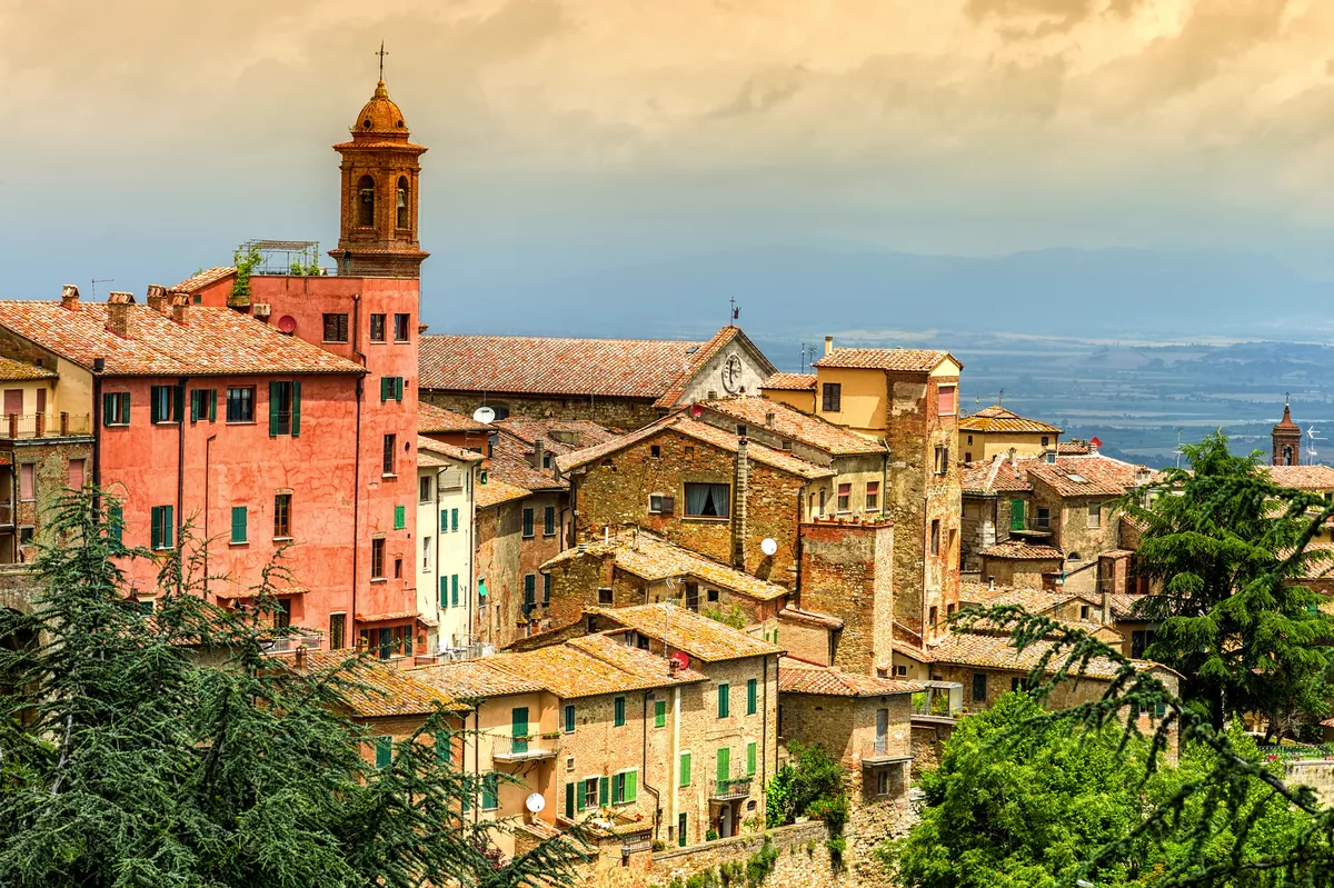 Montepulciano ist eine mittelalterliche Hügelstadt in der italienischen Toskana - ©Tania Zbrodko - stock.adobe.com