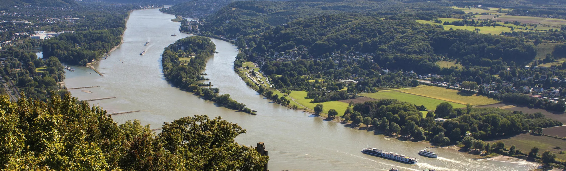 Königswinter, Sicht auf den Rhein vom Drachenfels - © shutterstock_185820065