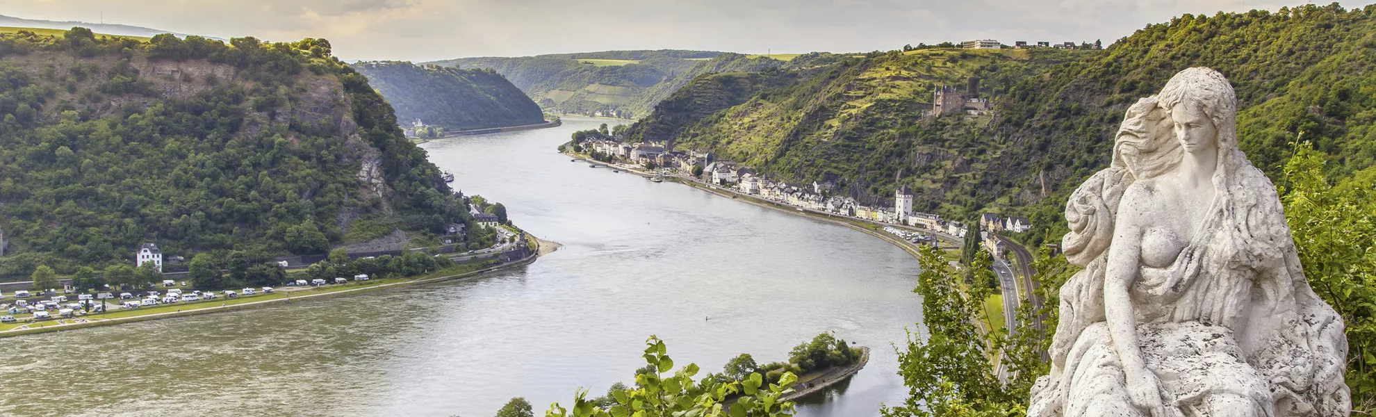 «Romantischer Rhein» mit Loreley - © Copyright (c) 2017 Shutterstock.  No use without permission.