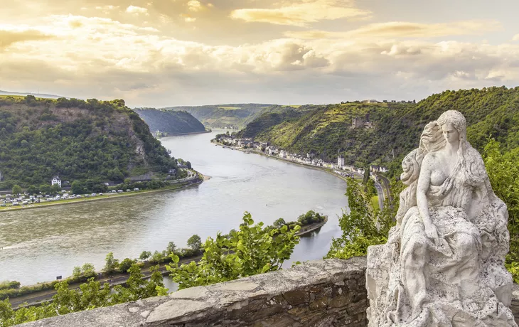 «Romantischer Rhein» mit Loreley - © Copyright (c) 2017 Shutterstock.  No use without permission.