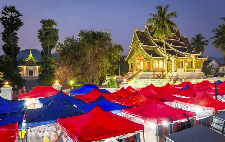 © Getty Images/iStockphoto - Nachtmarkt, Luang Prabang