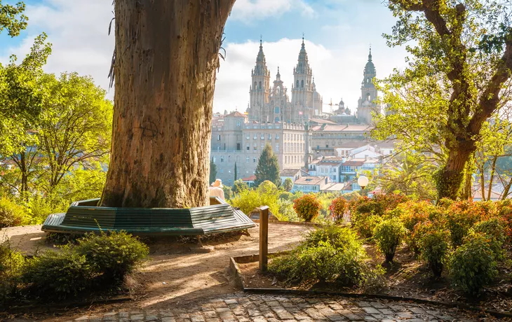 © francesco riccardo iacomino - Kathedrale von Santiago de Compostela im Sonnenaufgang