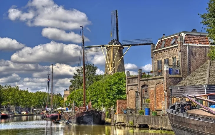 © Jan Kranendonk - stock.adobe.com - Windmühle in Gouda, Holland