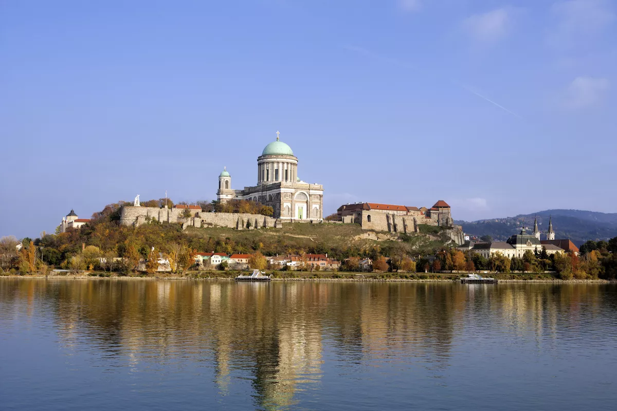 Donau bei Esztergom - © shutterstock_176559485