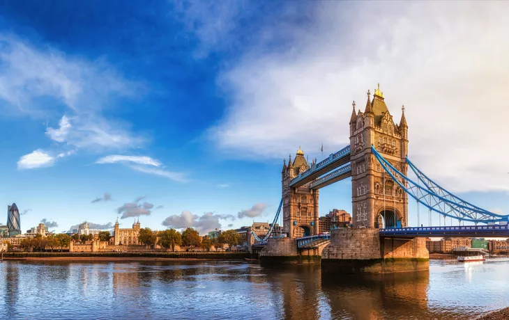 © Dmitry Naumov - stock.adobe.com - Londoner Stadtbildpanorama 