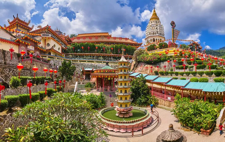 © Alexey Pelikh - stock.adobe.com - Kek Lok Si Temple auf der Insel Penang